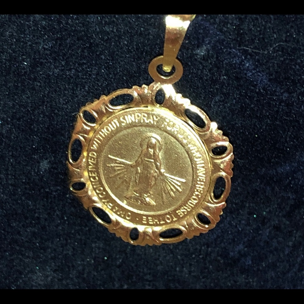 14K Gold (Italian) Blessed Mother Charm&Chain